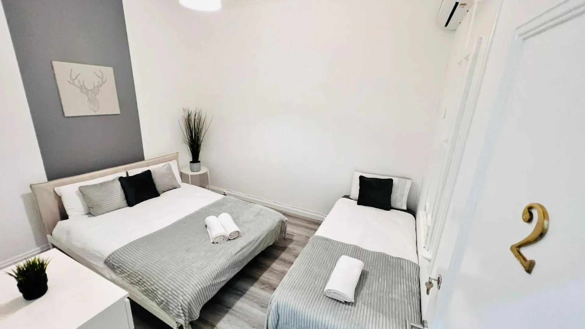 Central Lisbon Rooms, Top Best Location For Tourists