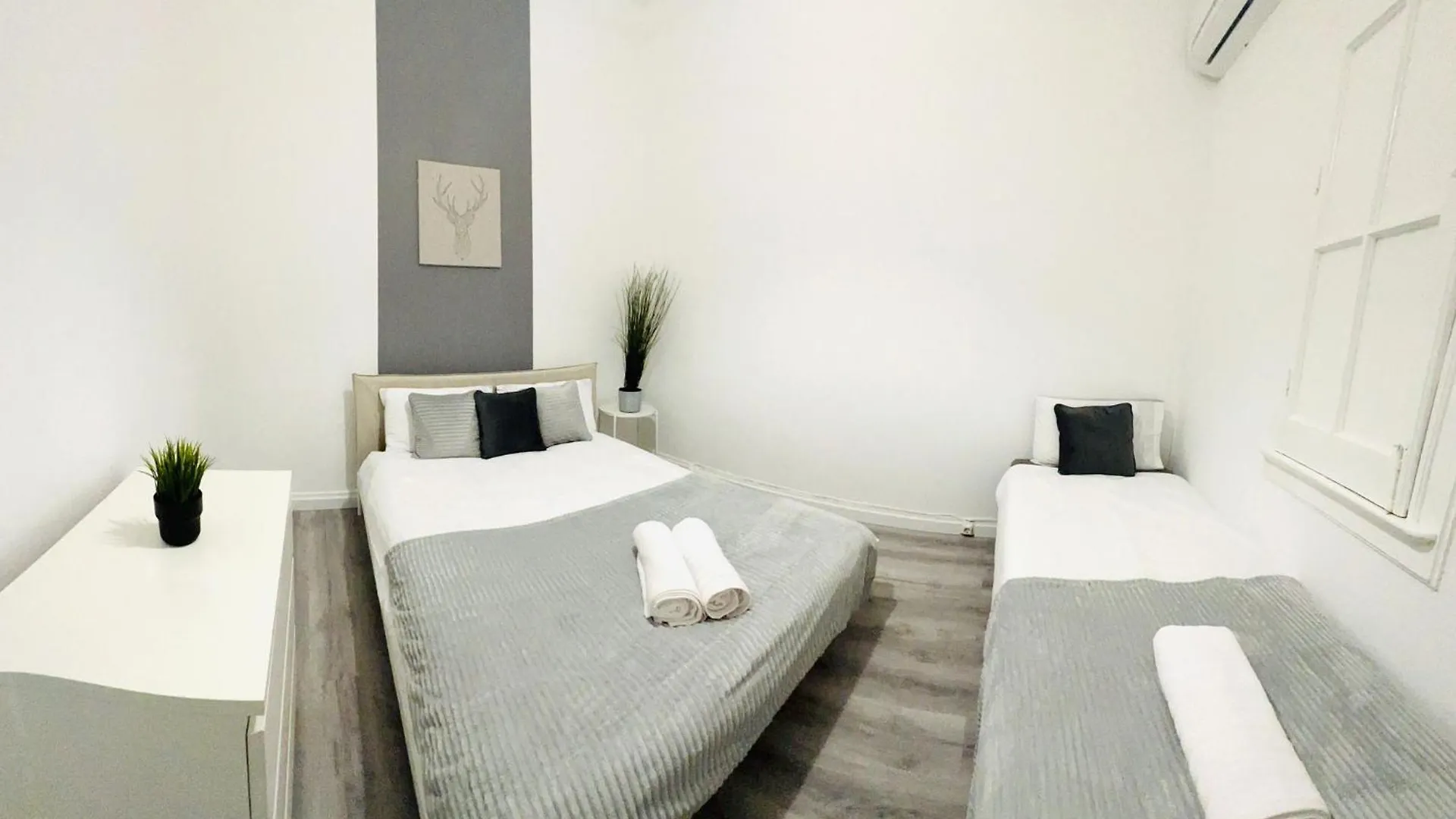 Hostel Central Lisbon Rooms, Top Best Location For Tourists