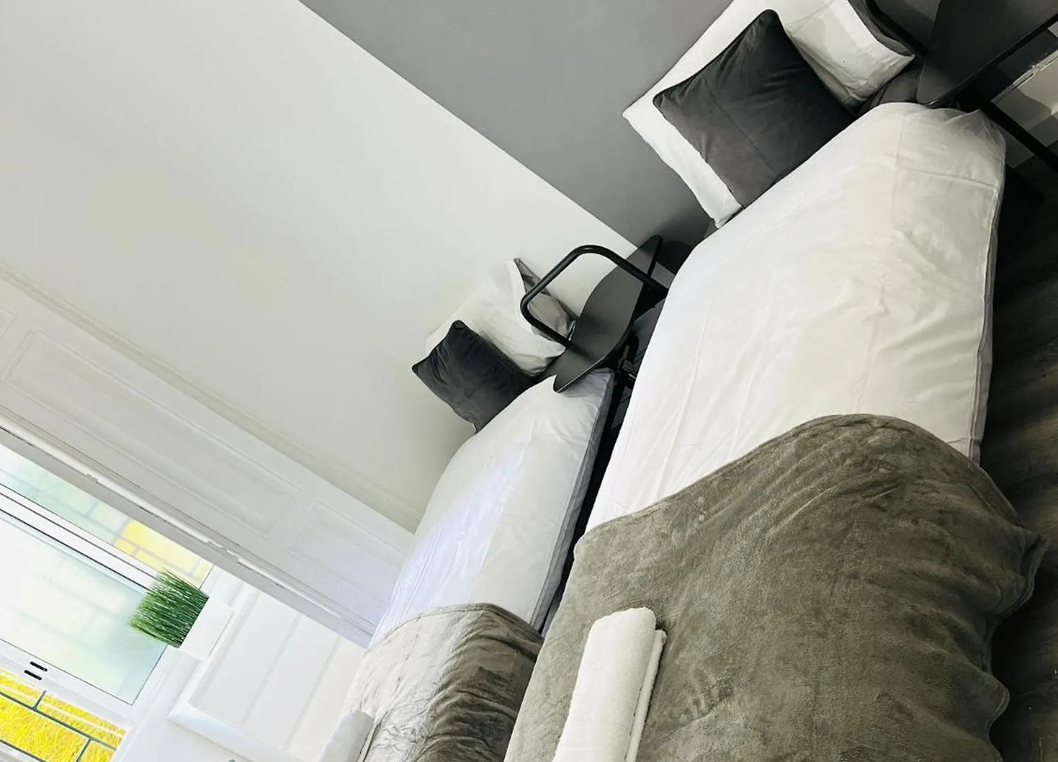 Central Lisbon Rooms, Top Best Location For Tourists